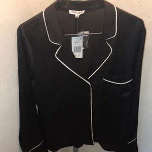 2 long sleeve blouses